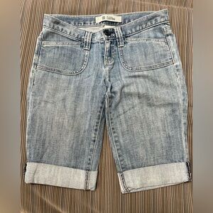 GAP original low rise size 2 Bermuda shorts